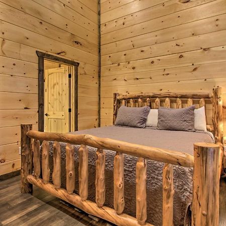 Luxe Cabin With Home Theater Less Than 2 Miles To 개틀린버그 외부 사진
