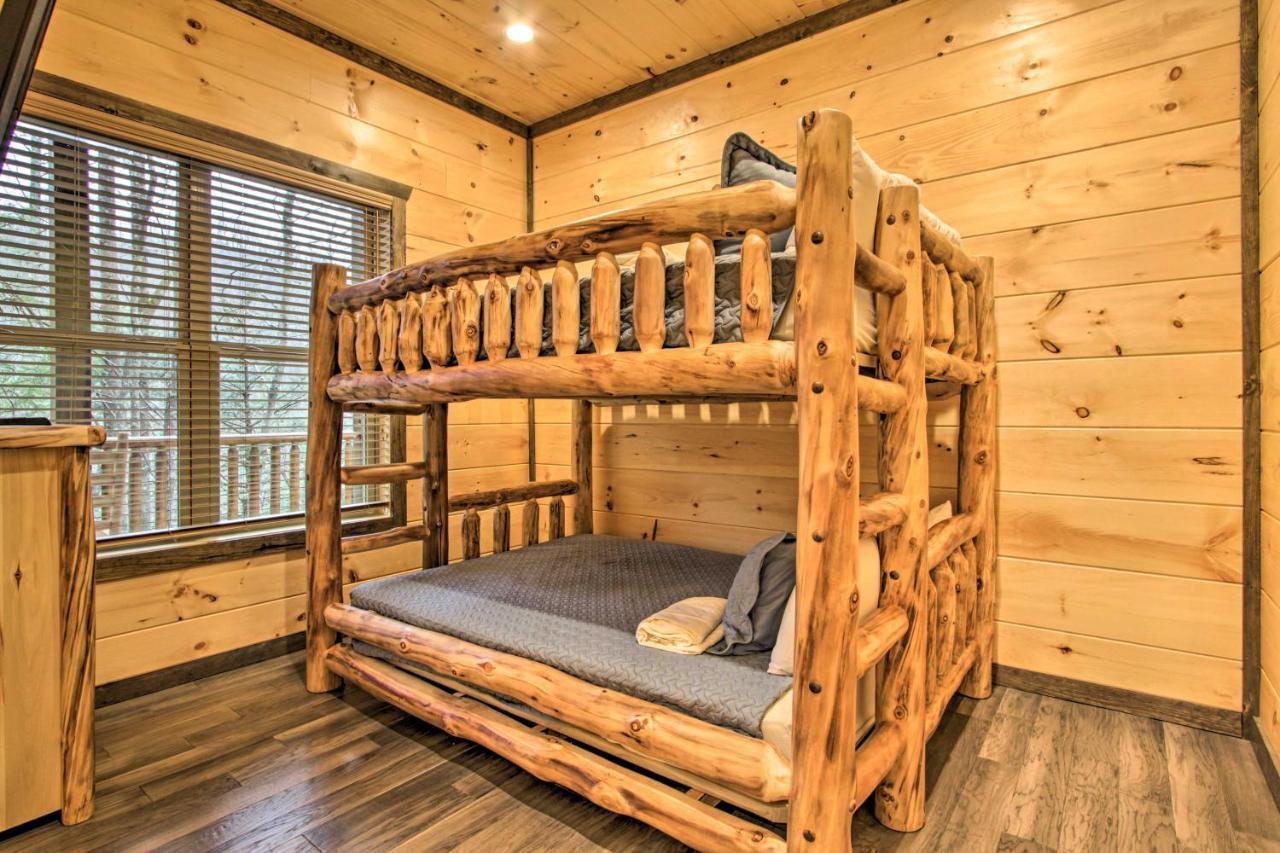Luxe Cabin With Home Theater Less Than 2 Miles To 개틀린버그 외부 사진