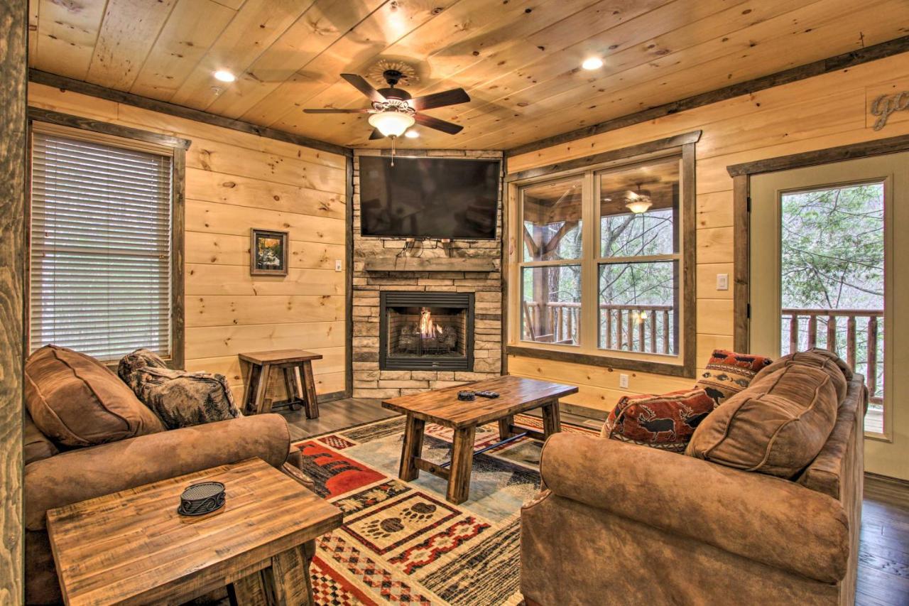 Luxe Cabin With Home Theater Less Than 2 Miles To 개틀린버그 외부 사진