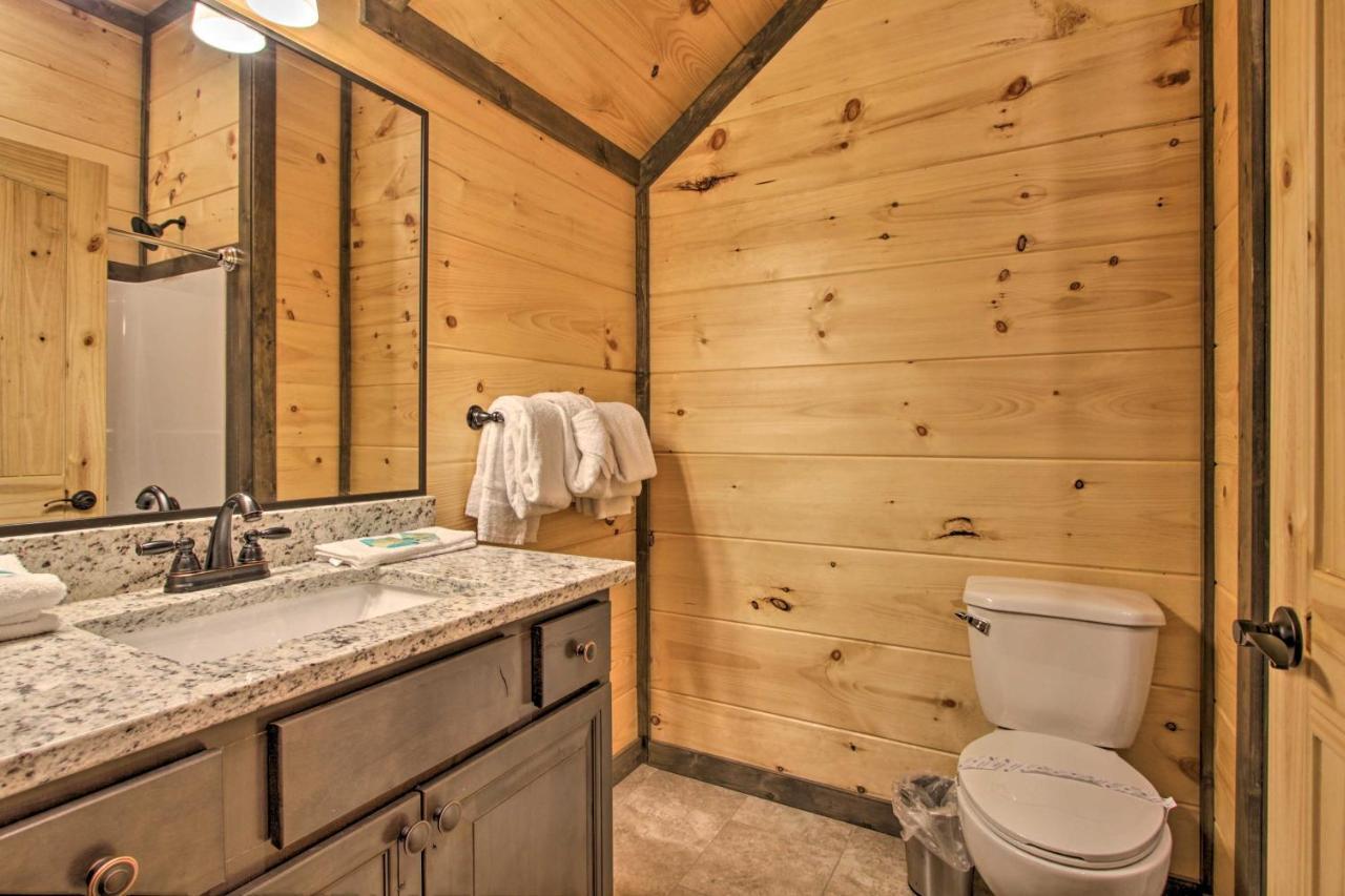 Luxe Cabin With Home Theater Less Than 2 Miles To 개틀린버그 외부 사진