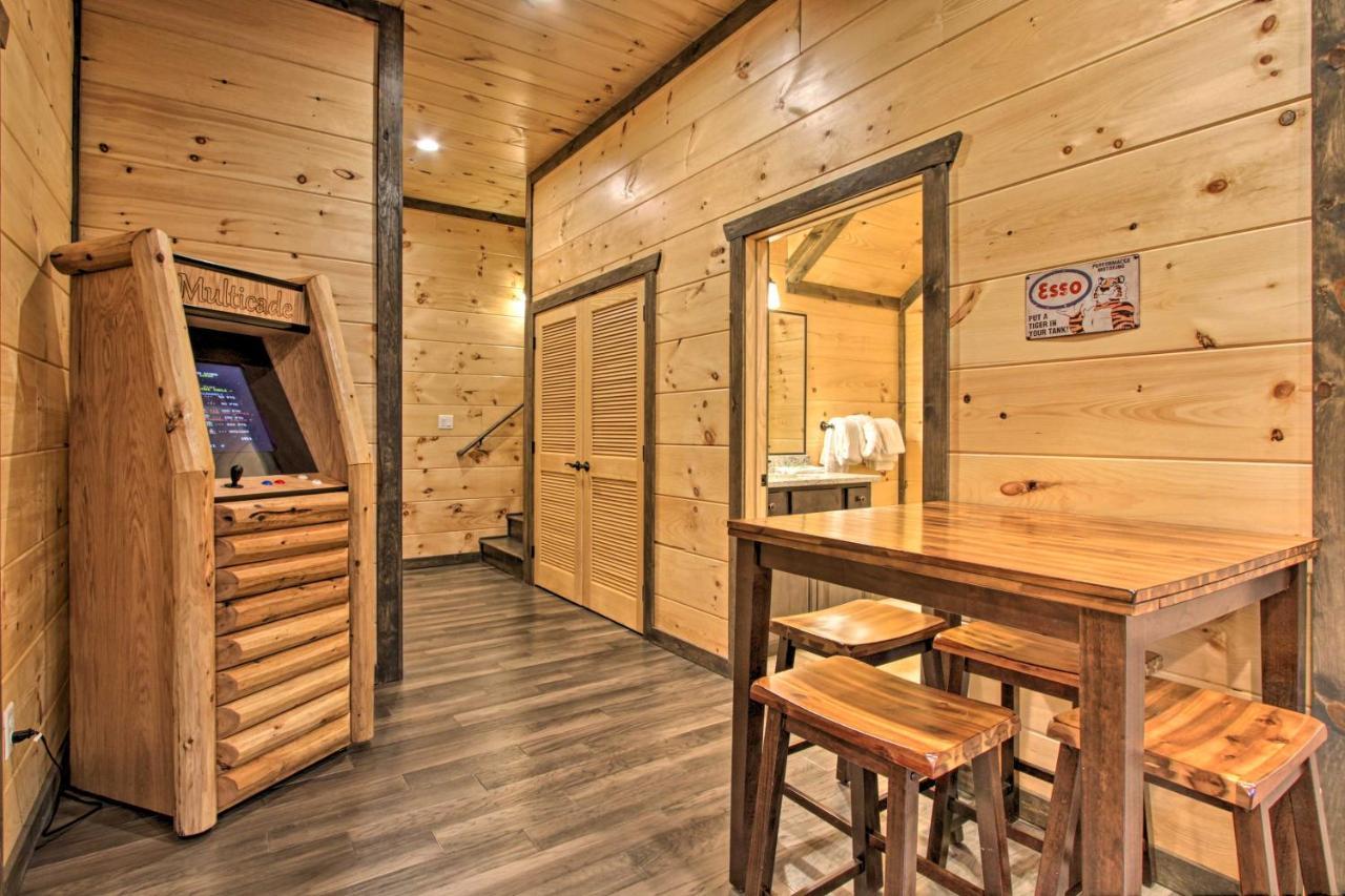 Luxe Cabin With Home Theater Less Than 2 Miles To 개틀린버그 외부 사진