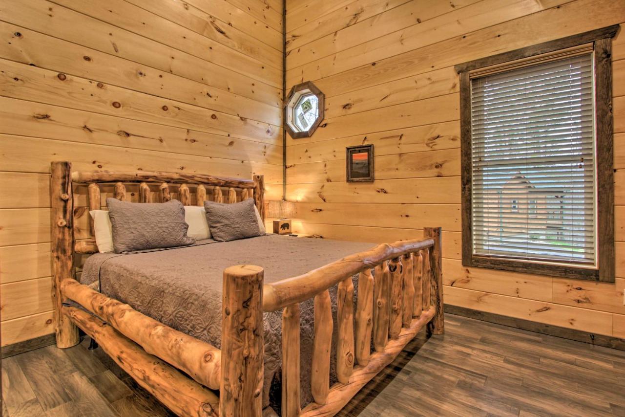 Luxe Cabin With Home Theater Less Than 2 Miles To 개틀린버그 외부 사진