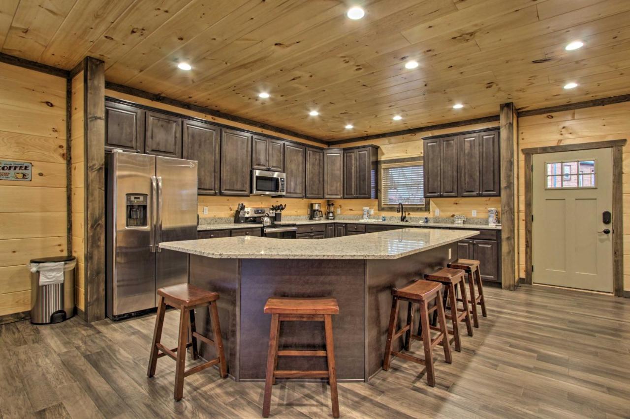 Luxe Cabin With Home Theater Less Than 2 Miles To 개틀린버그 외부 사진