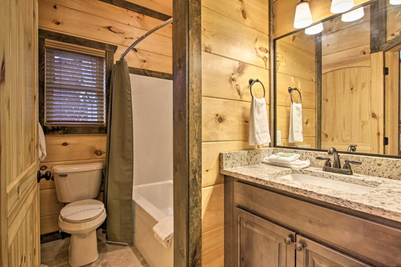 Luxe Cabin With Home Theater Less Than 2 Miles To 개틀린버그 외부 사진