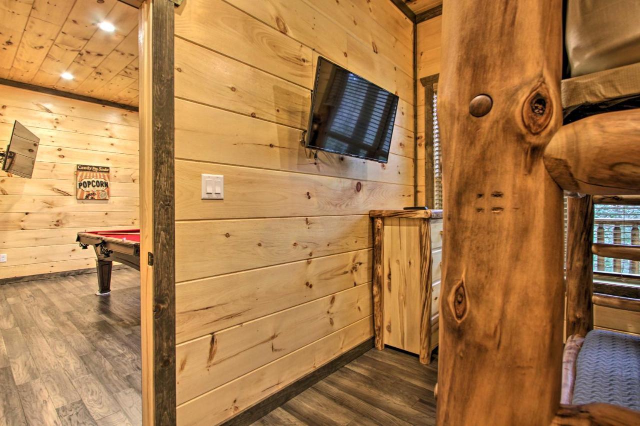 Luxe Cabin With Home Theater Less Than 2 Miles To 개틀린버그 외부 사진