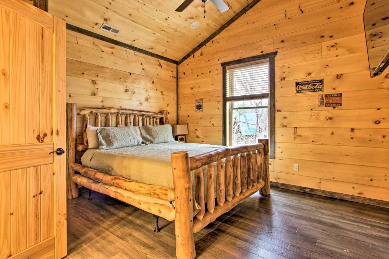 Luxe Cabin With Home Theater Less Than 2 Miles To 개틀린버그 외부 사진