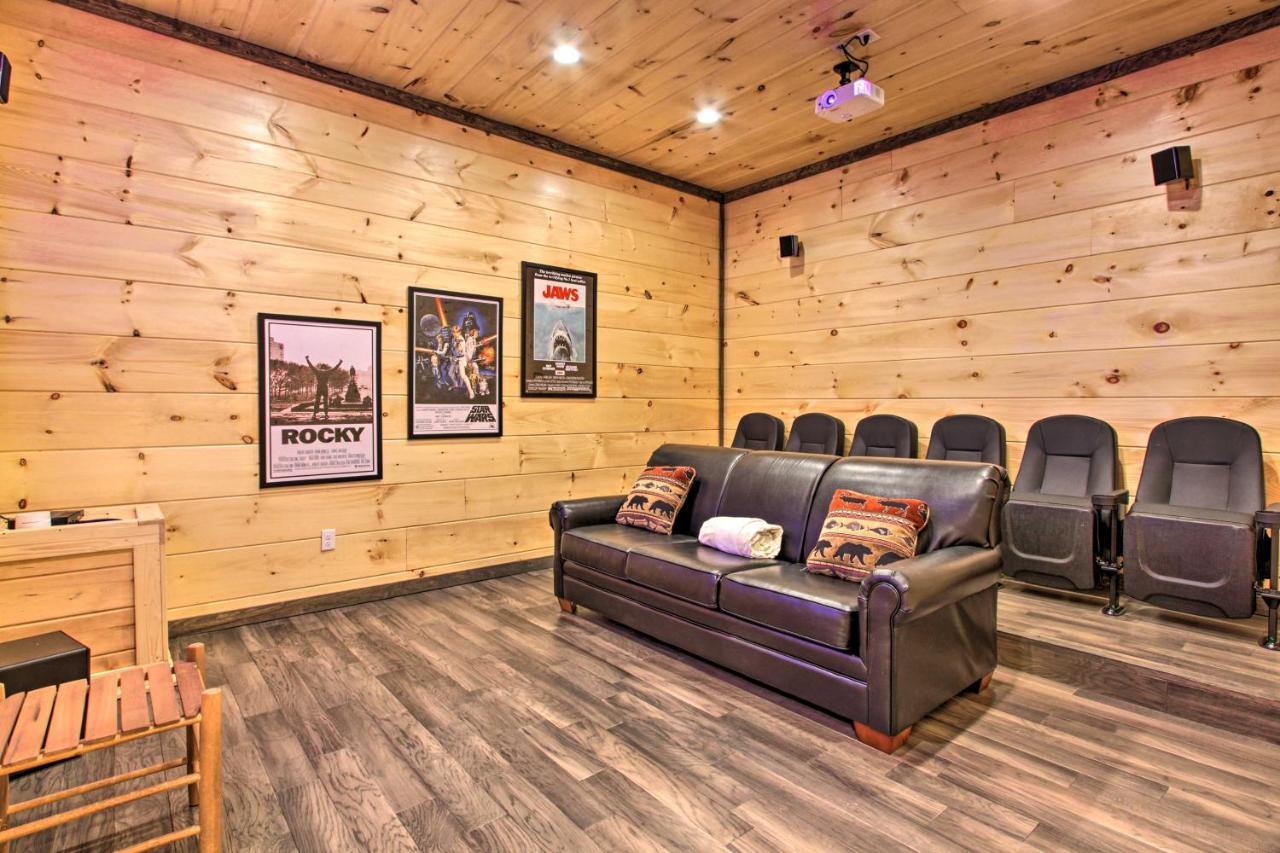 Luxe Cabin With Home Theater Less Than 2 Miles To 개틀린버그 외부 사진