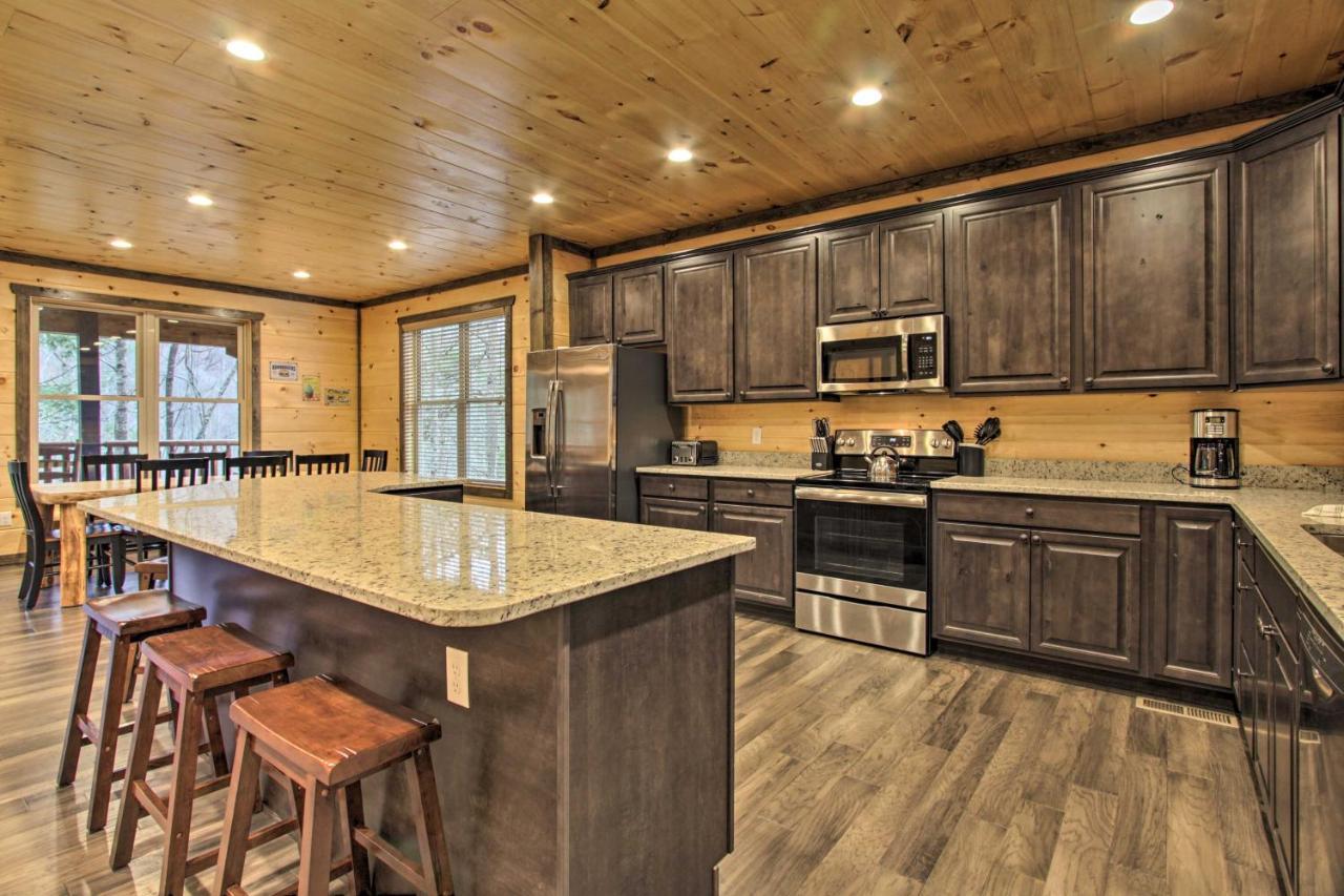 Luxe Cabin With Home Theater Less Than 2 Miles To 개틀린버그 외부 사진