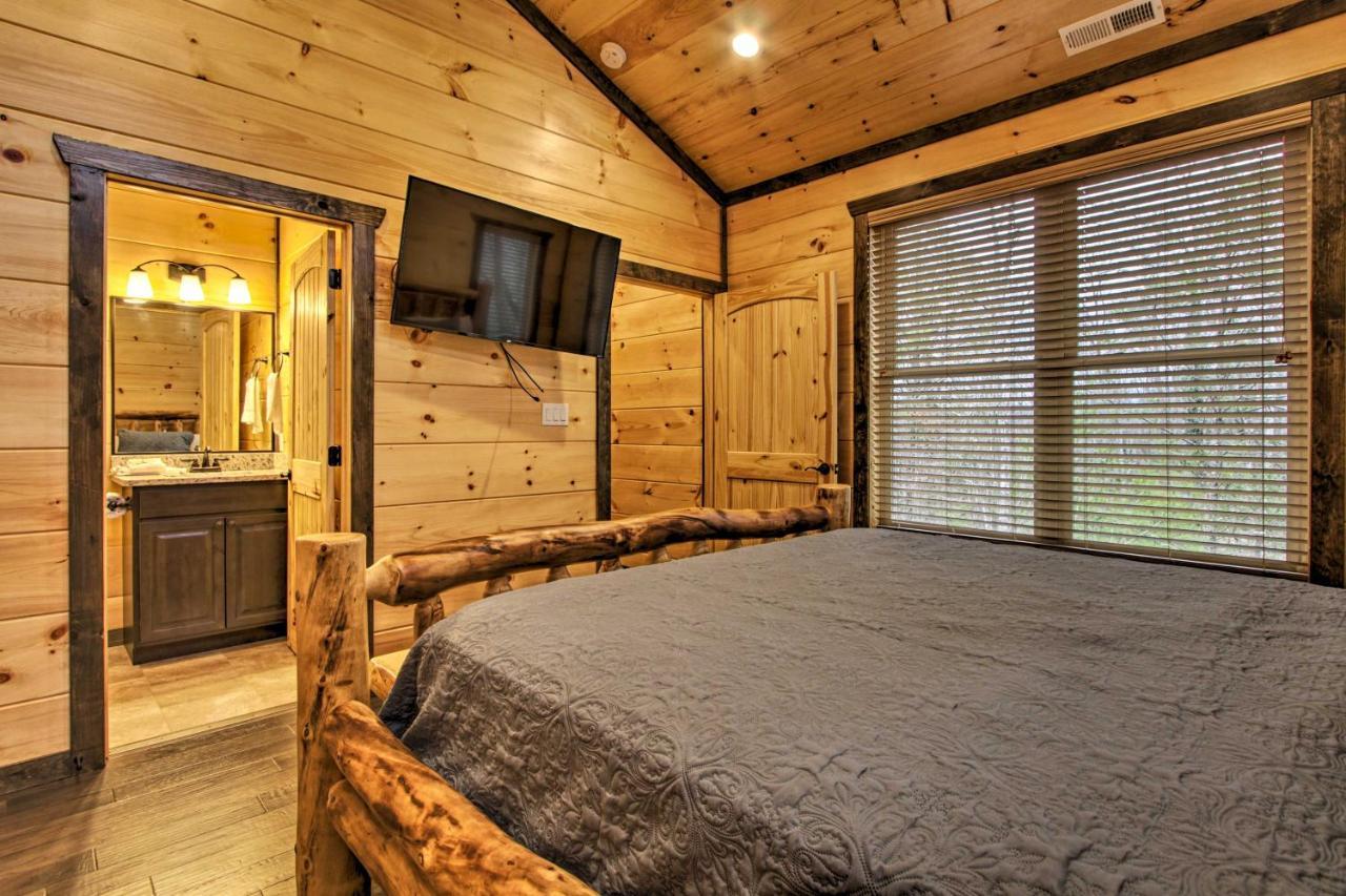 Luxe Cabin With Home Theater Less Than 2 Miles To 개틀린버그 외부 사진