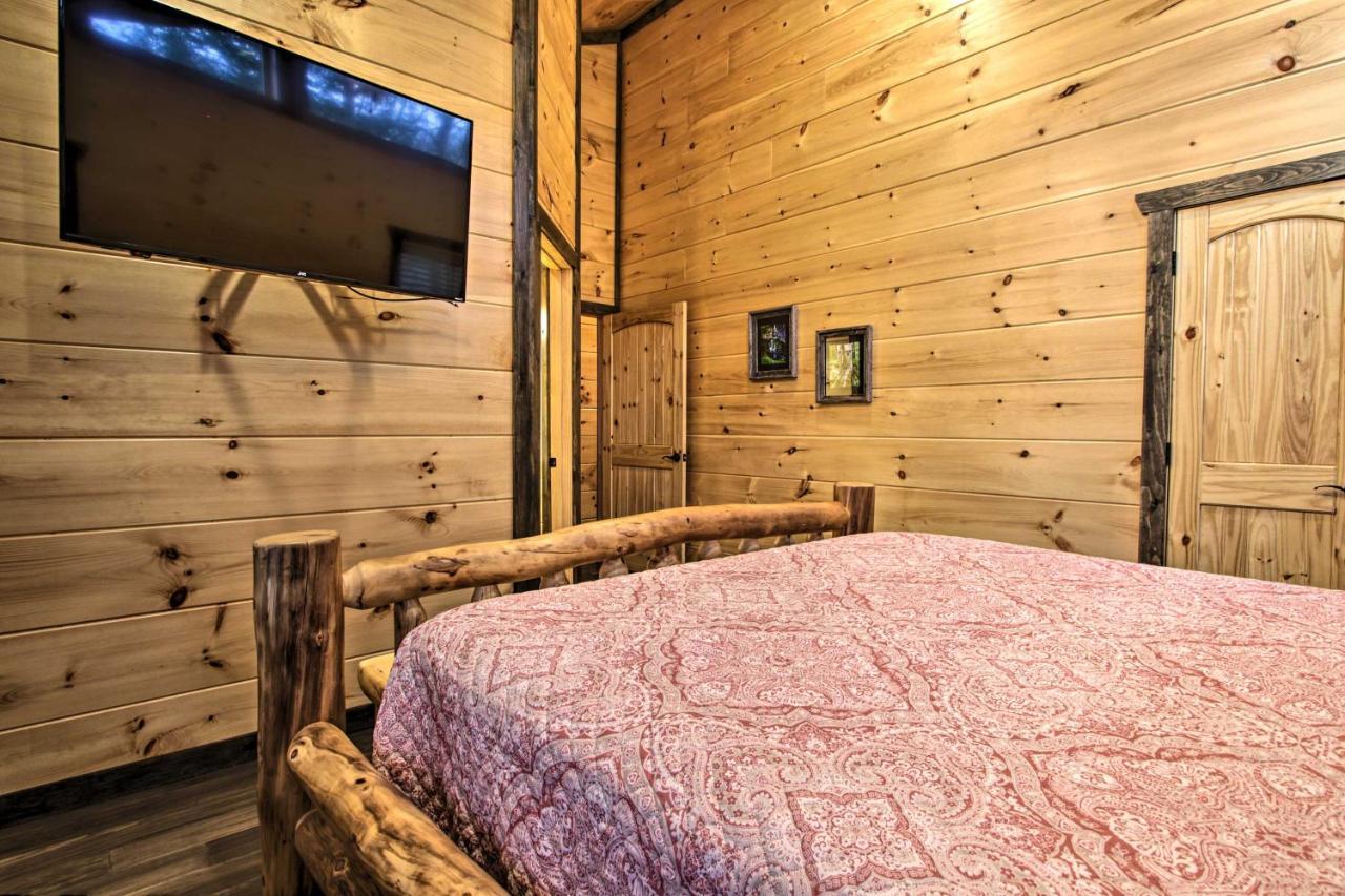 Luxe Cabin With Home Theater Less Than 2 Miles To 개틀린버그 외부 사진